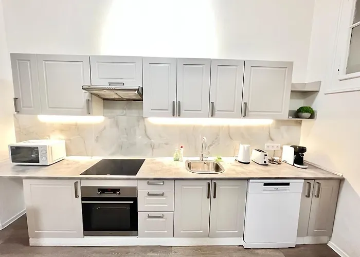 Spacious 2Bdr Apartment With Free Parking In Wenceslas Square