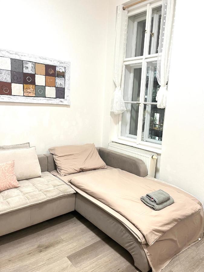 Apartment Spacious 2bdr With Free Parking In Wenceslas Square