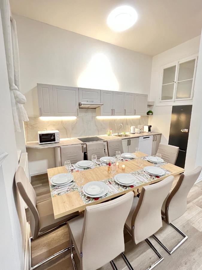 Spacious 2bdr With Free Parking In Wenceslas Square Prague