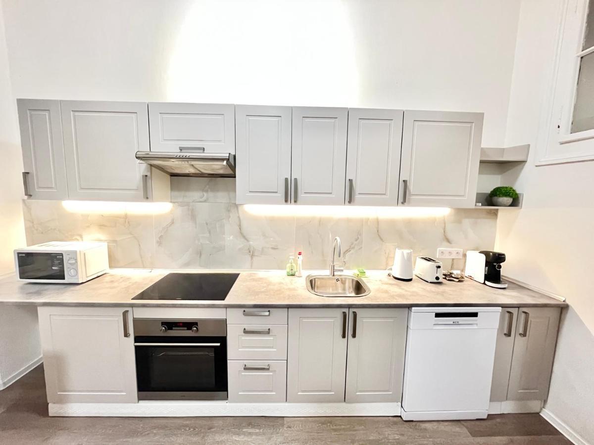 Apartment Spacious 2bdr With Free Parking In Wenceslas Square