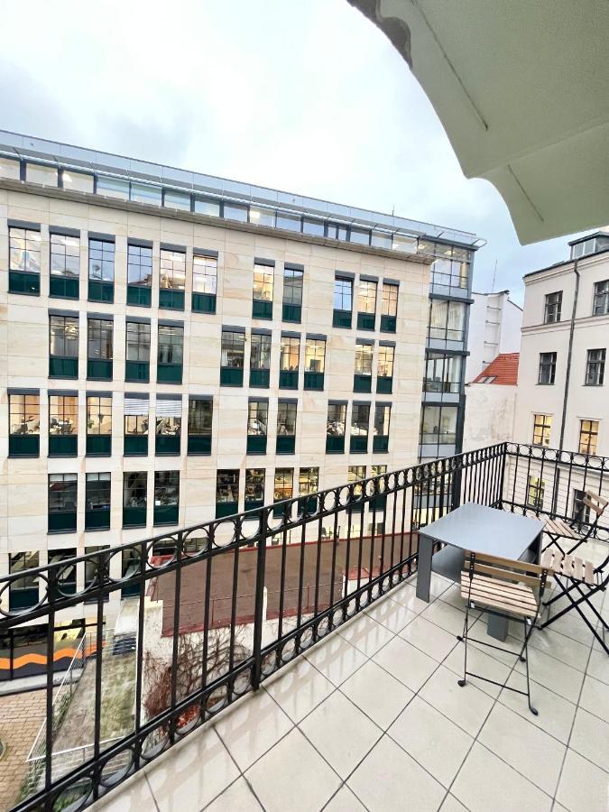 Spacious 2bdr With Free Parking In Wenceslas Square Prague