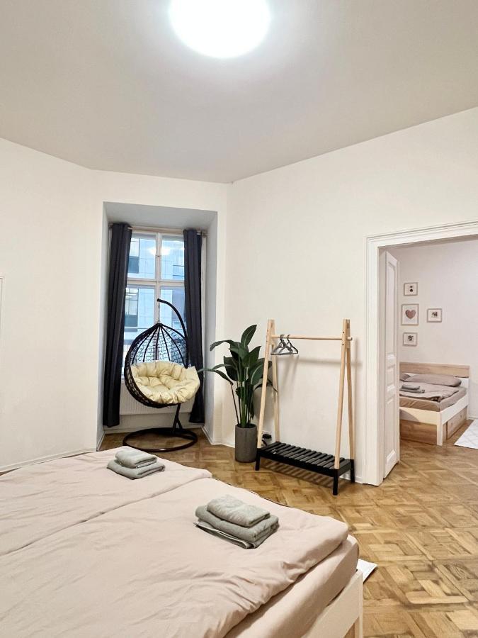Apartment Spacious 2bdr With Free Parking In Wenceslas Square Prague